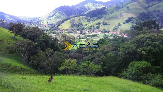 Sítio com casa e cachoeira na Pedra Preta, Itajubá