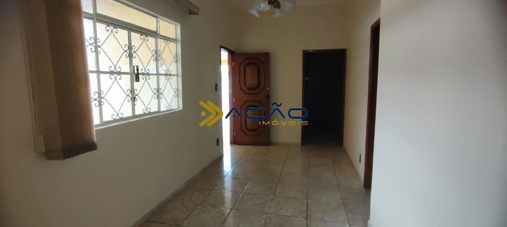 Foto 3 de Casa de 3 quartos com edícula na Varginha, Itajubá