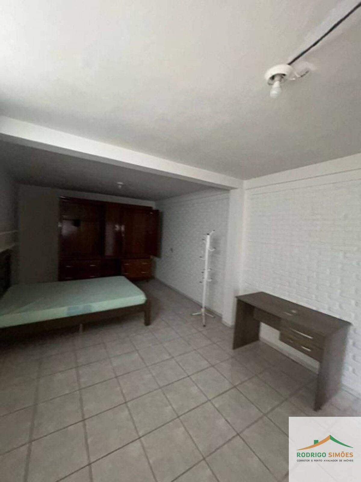 Foto 4 de Kitnet para alugar em Pinheirinho, 15 m²
