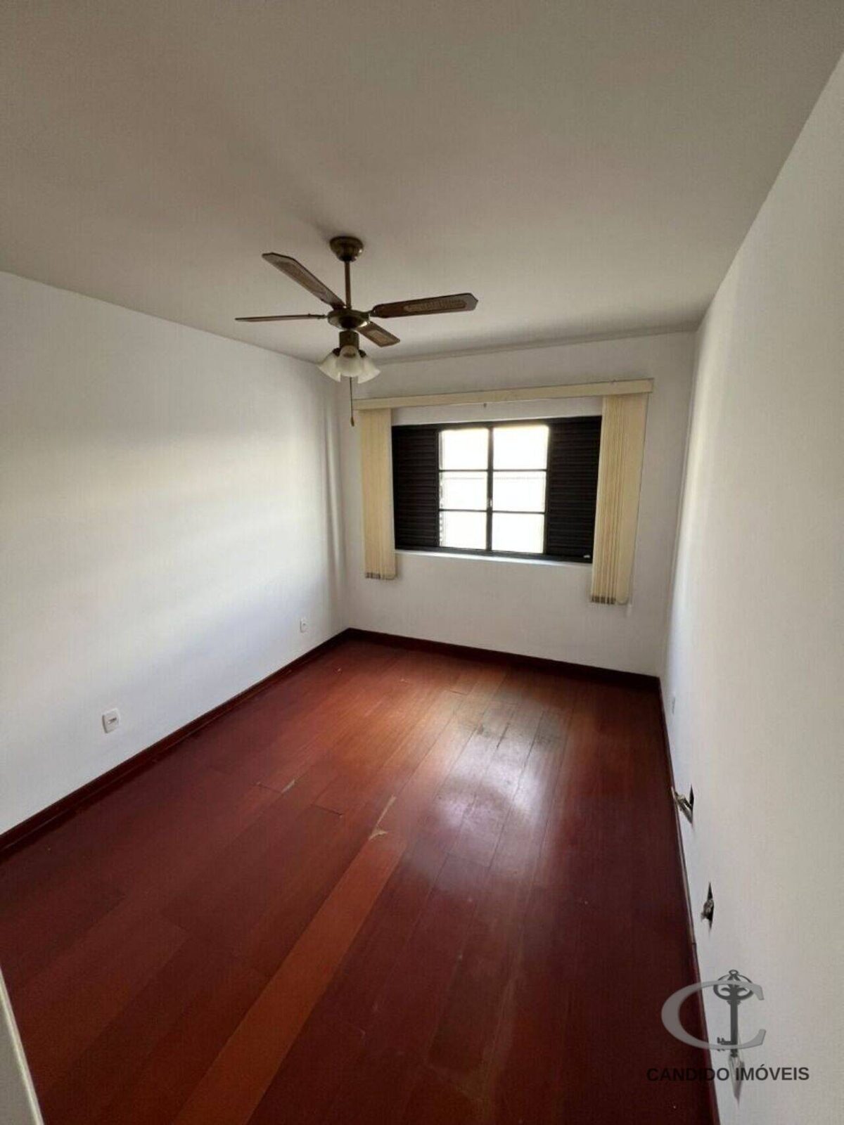 Foto 4 de Apartamento de 3 quartos e 214 m² no Centro
