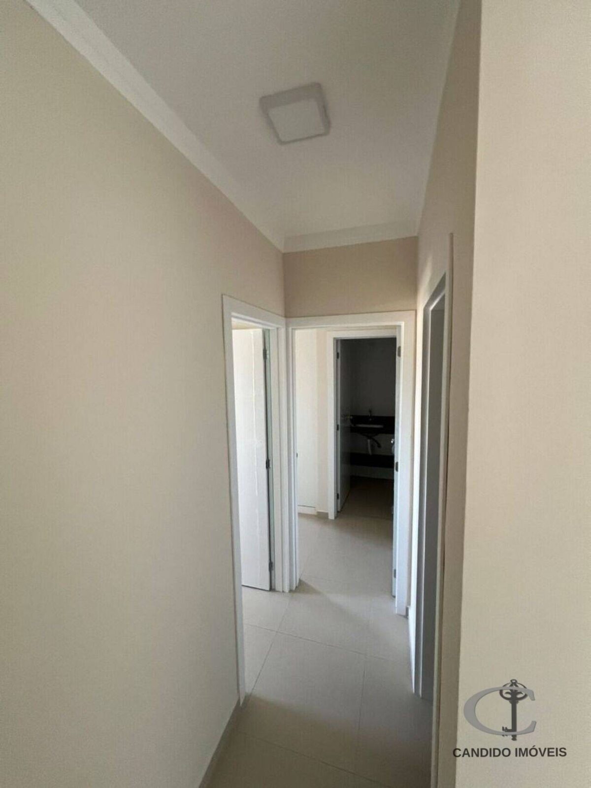 Foto 2 de Apartamento de 2 quartos e 112 m² no Morro Chic