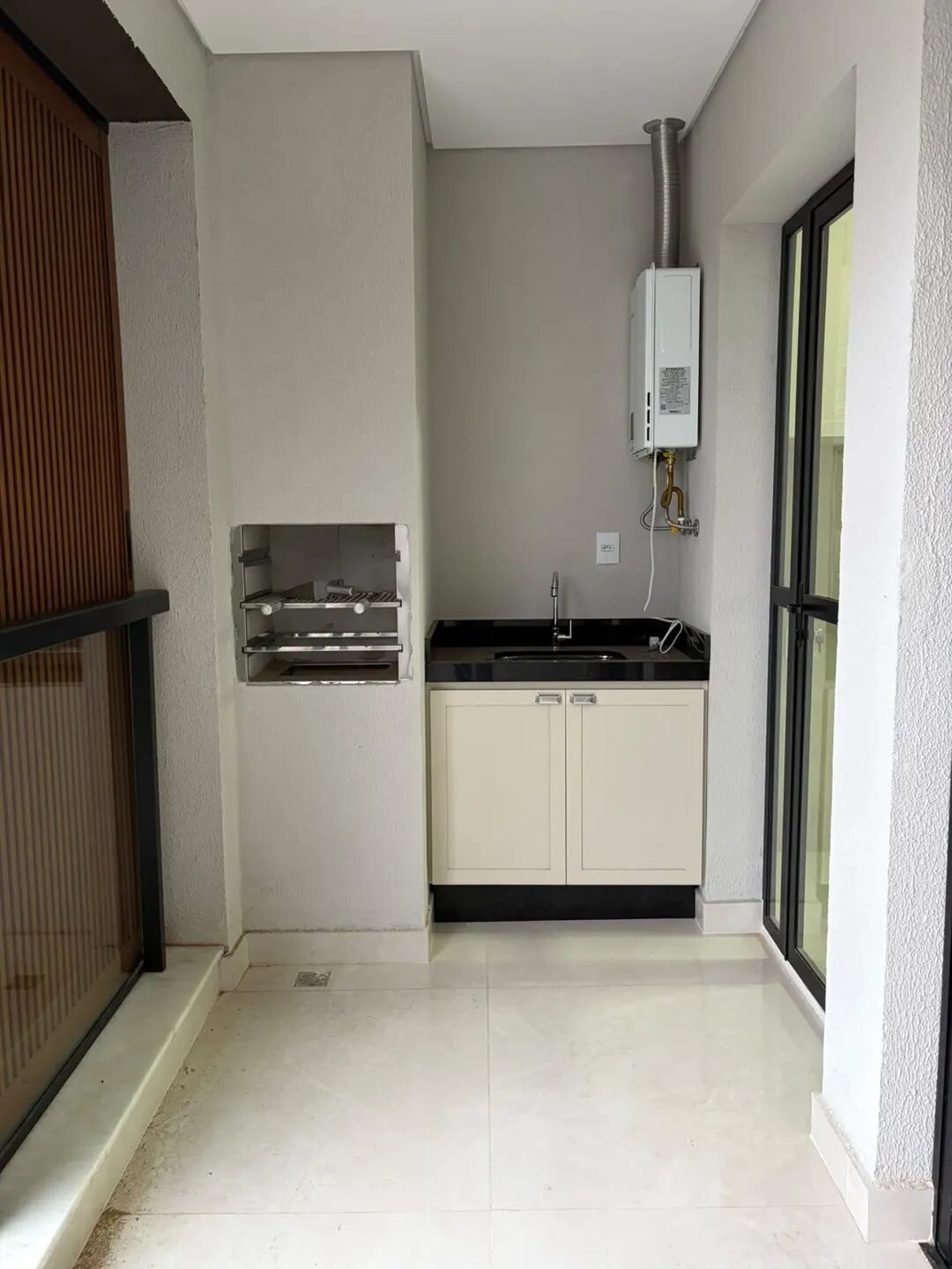 Foto 5 de Apartamento de 81 m² para alugar no bairro Pinheirinho