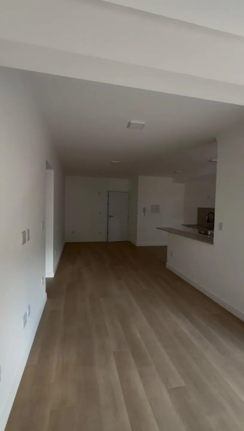 Foto 2 de Apartamento de 81 m² para alugar no bairro Pinheirinho