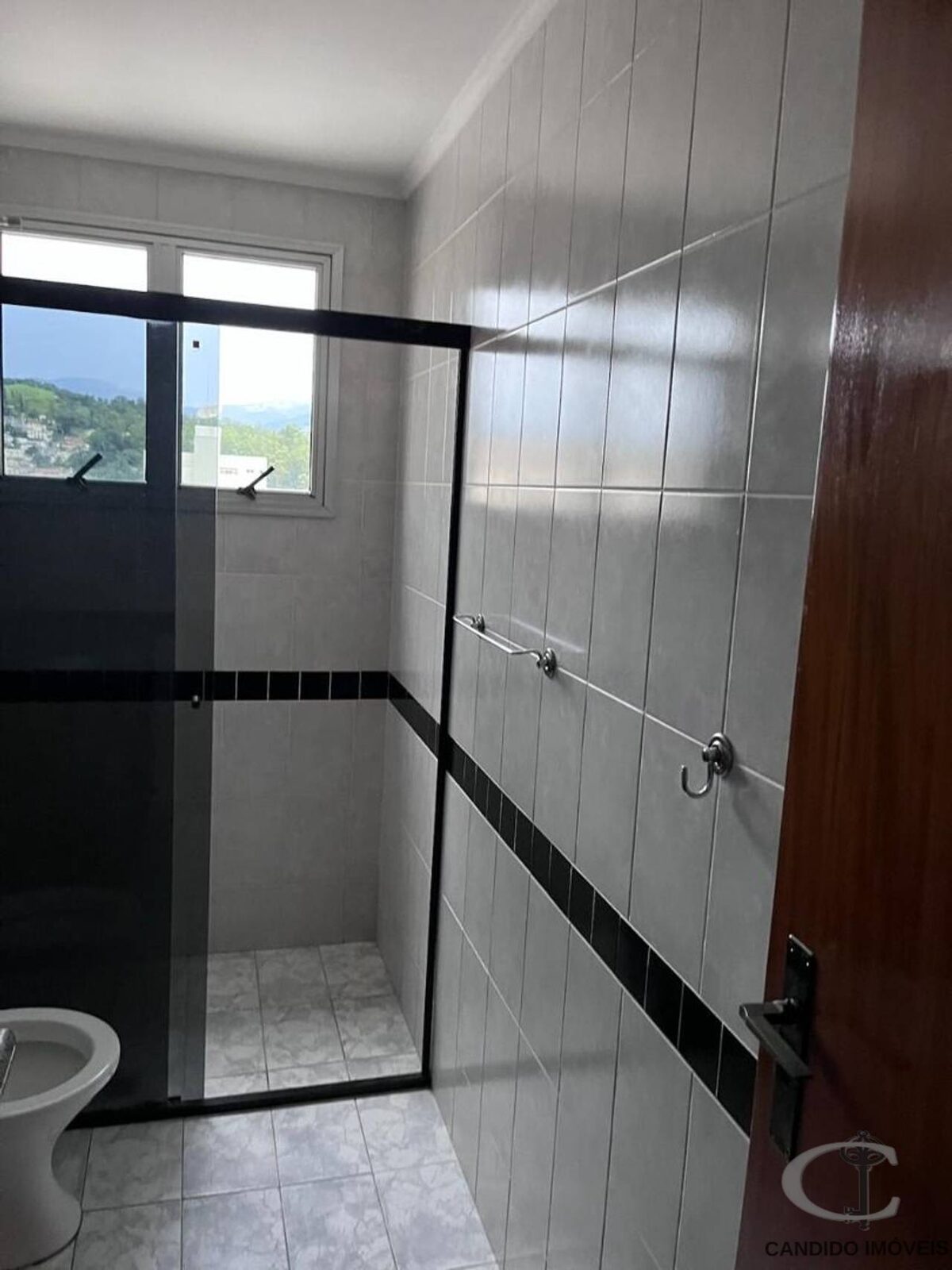 Foto 5 de Apartamento com 2 quartos e 1 suíte, armários e elevador, Pinheirinho