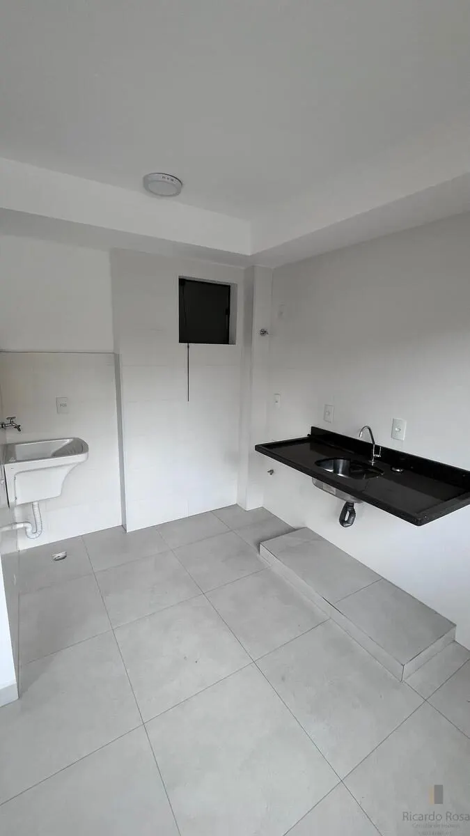 Foto 4 de Apartamento novo de 1 quarto com sacada e elevador, Centro