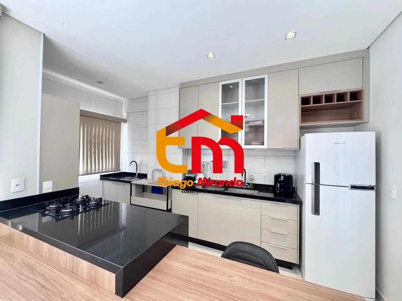 Foto 4 de Apartamento mobiliado de 1 suíte com varanda e piscina aquecida, Centro