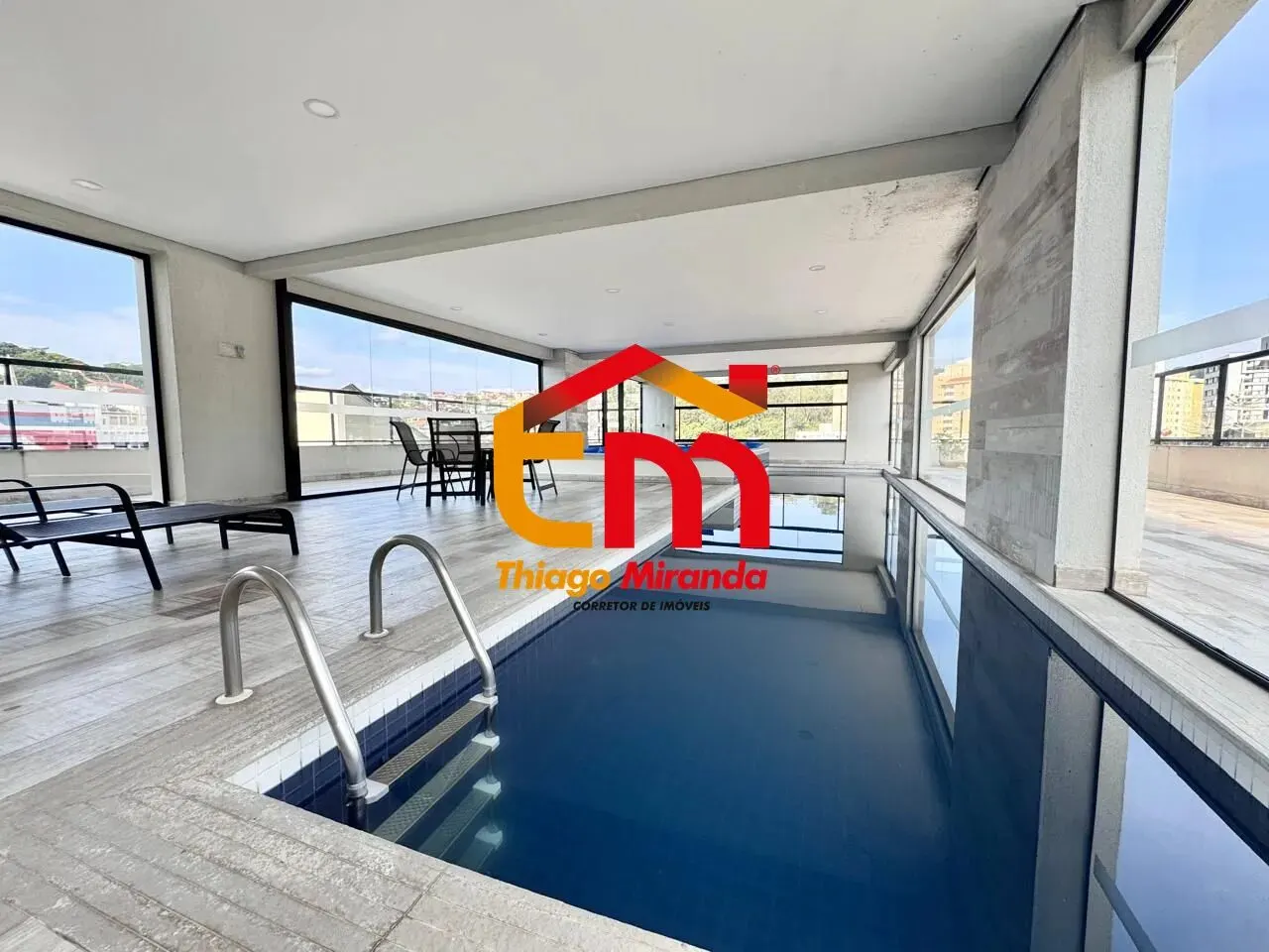 Foto 8 de Apartamento mobiliado de 1 suíte com varanda e piscina aquecida, Centro