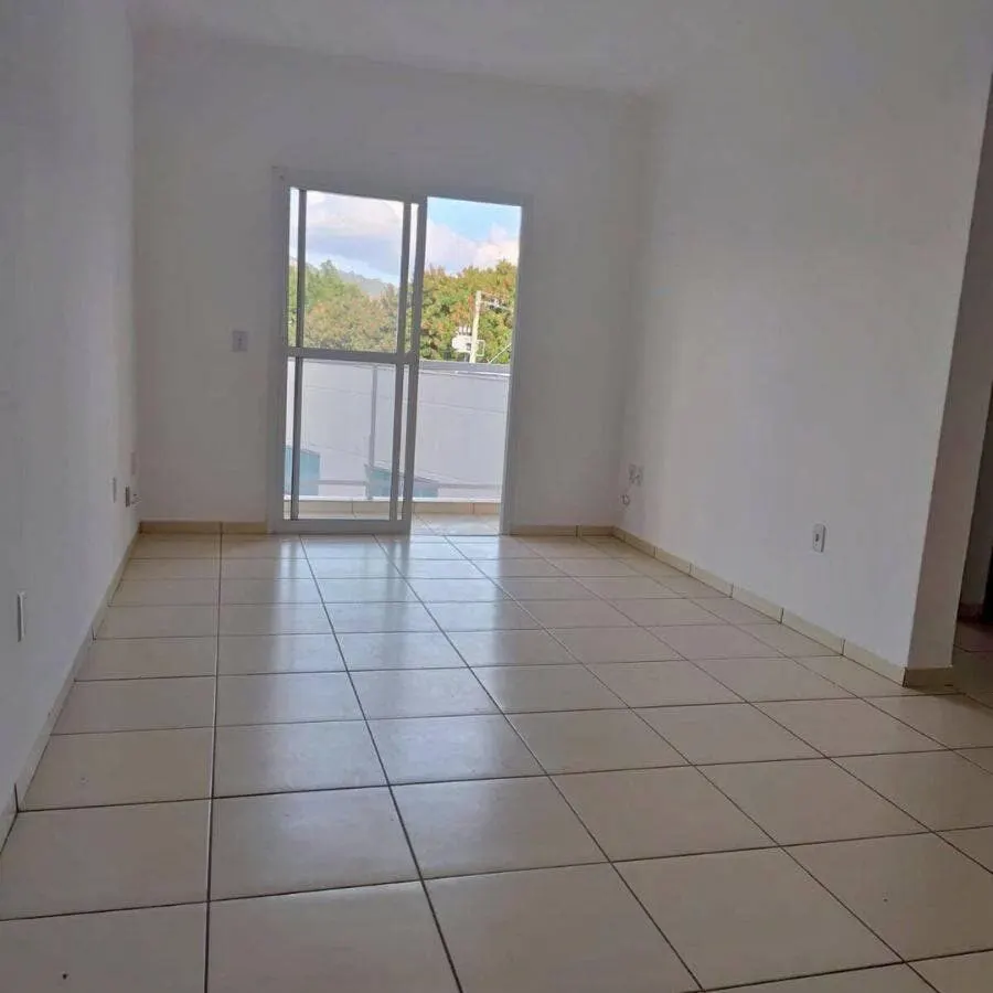 Foto 3 de Apartamento de 2 quartos (1 suíte) com varanda em condomínio com piscina, Varginha