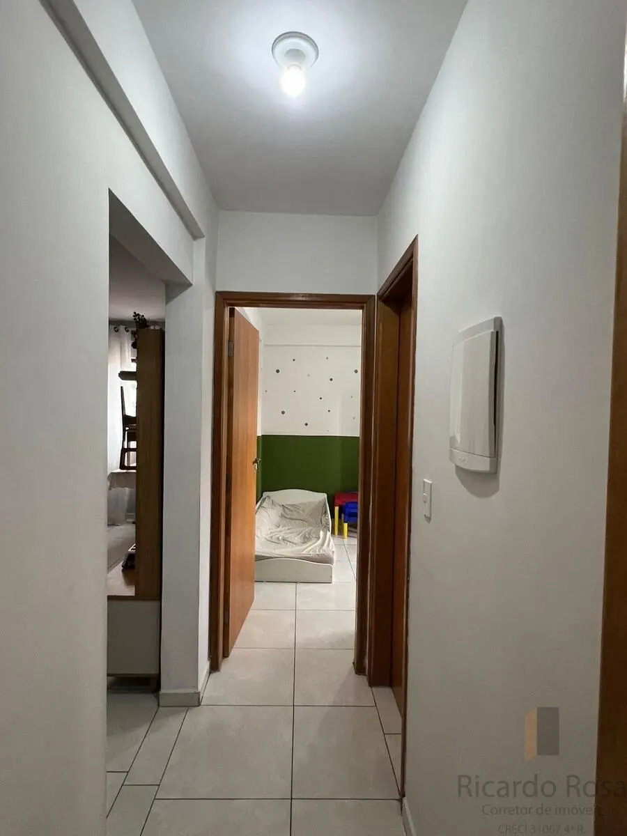 Foto 8 de Apartamento de 2 quartos com cozinha planejada e garagem, Varginha