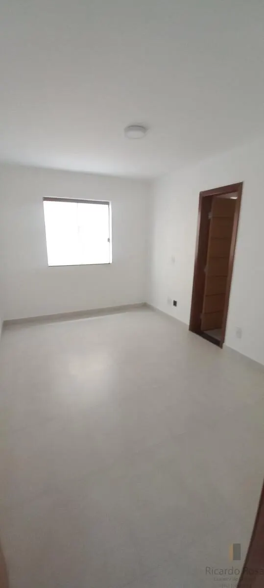 Foto 4 de Apartamento novo de 2 quartos (1 suíte) com sacada e elevador, Centro