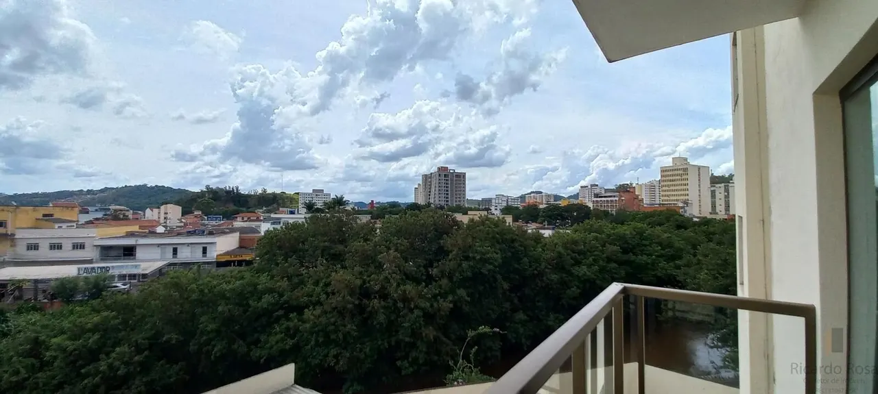 Foto 6 de Apartamento novo de 2 quartos (1 suíte) com sacada e elevador, Centro