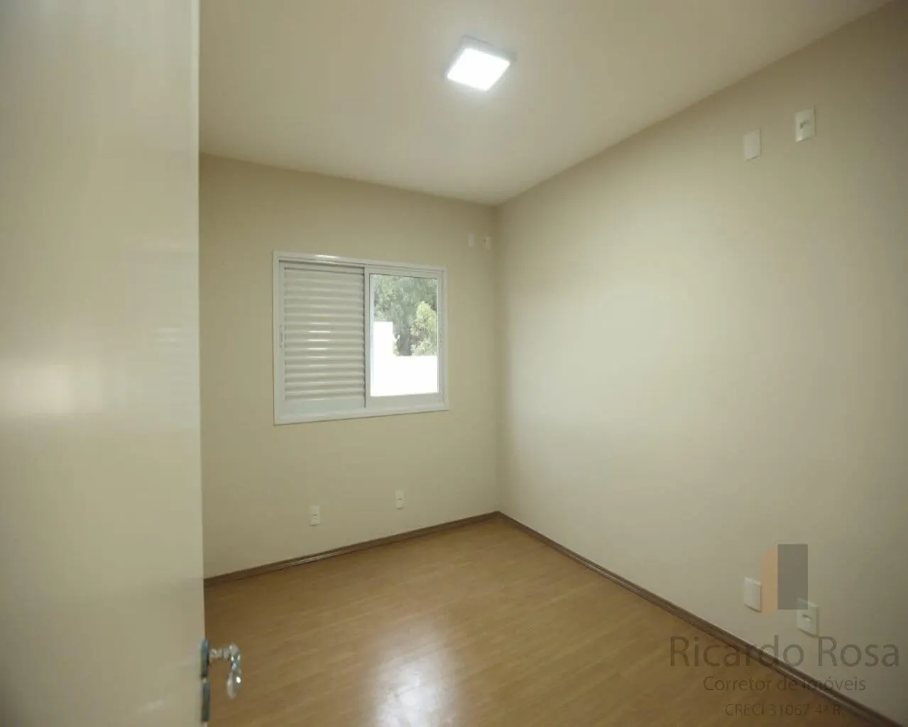 Foto 3 de Apartamento de 2 quartos (1 suíte) com piscina aquecida no prédio, Varginha