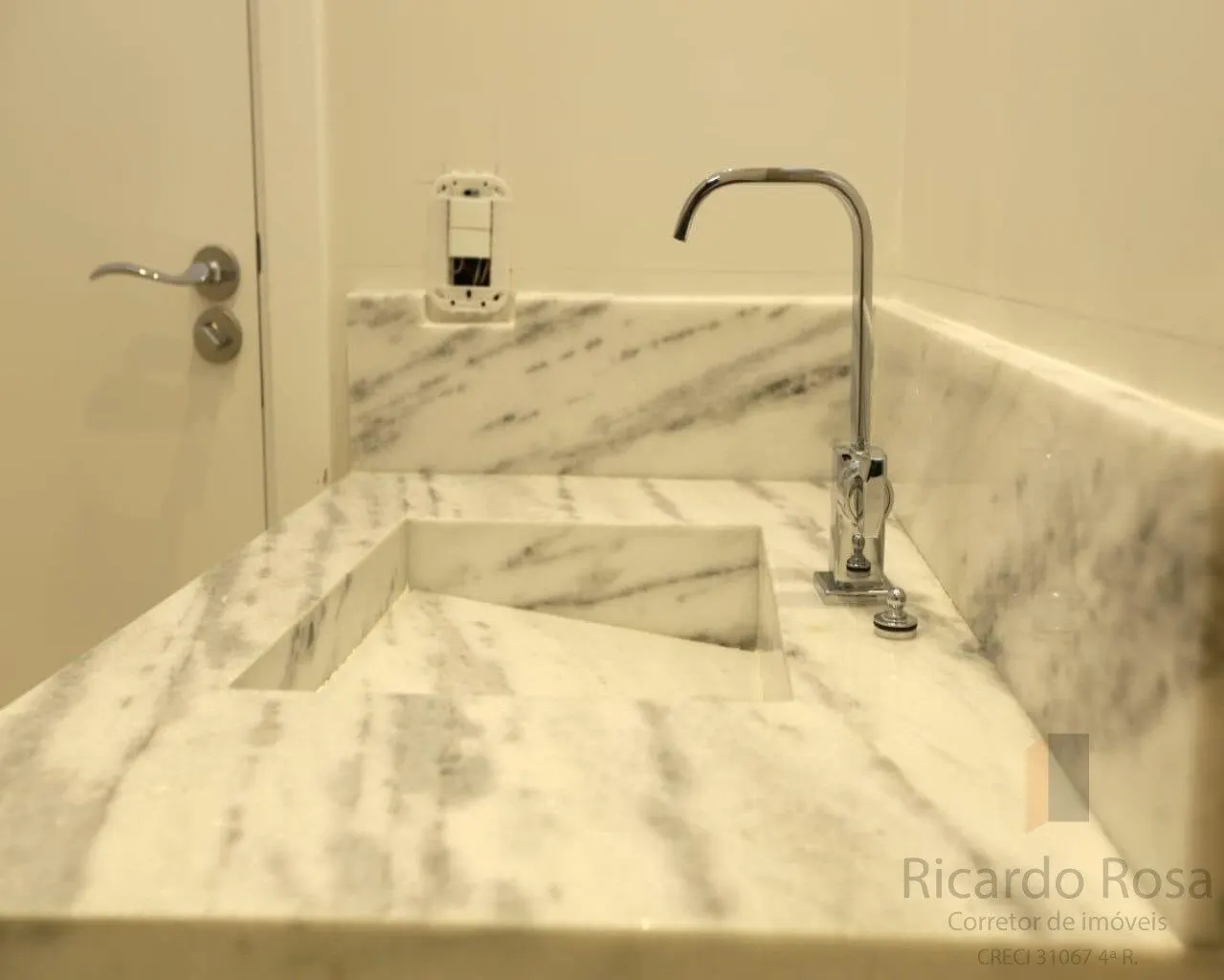Foto 6 de Apartamento de 2 quartos (1 suíte) com piscina aquecida no prédio, Varginha