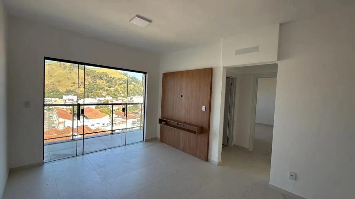 Foto 2 de Apartamento de 2 quartos (1 suíte) no 5º andar com sacada e vista, Varginha