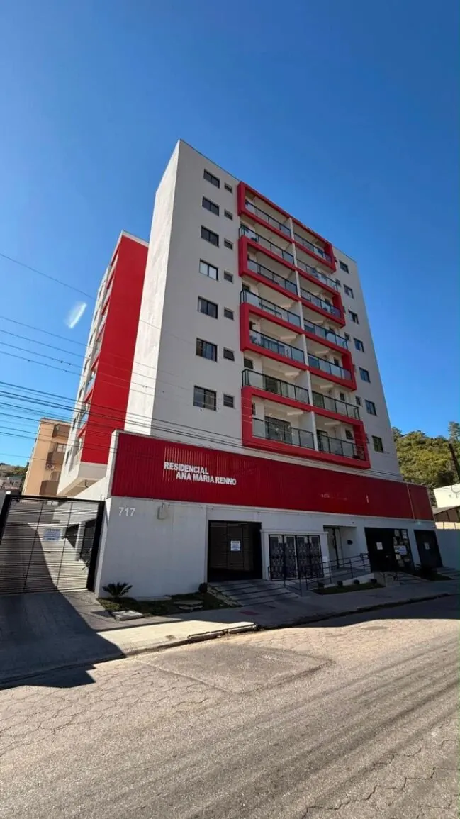 Foto 3 de Apartamento de 2 quartos (1 suíte) no 5º andar com sacada e vista, Varginha
