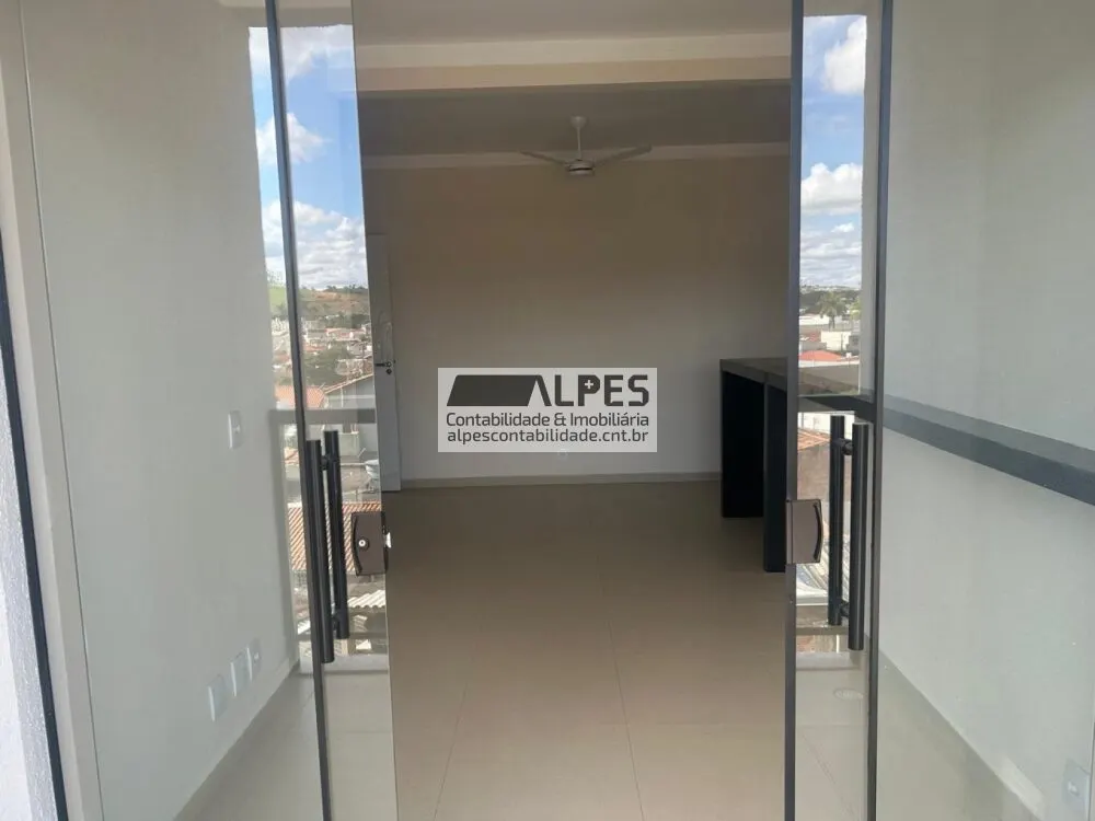 Foto 7 de Apartamento de 2 quartos (1 suíte) com varanda e elevador, Morro Chic