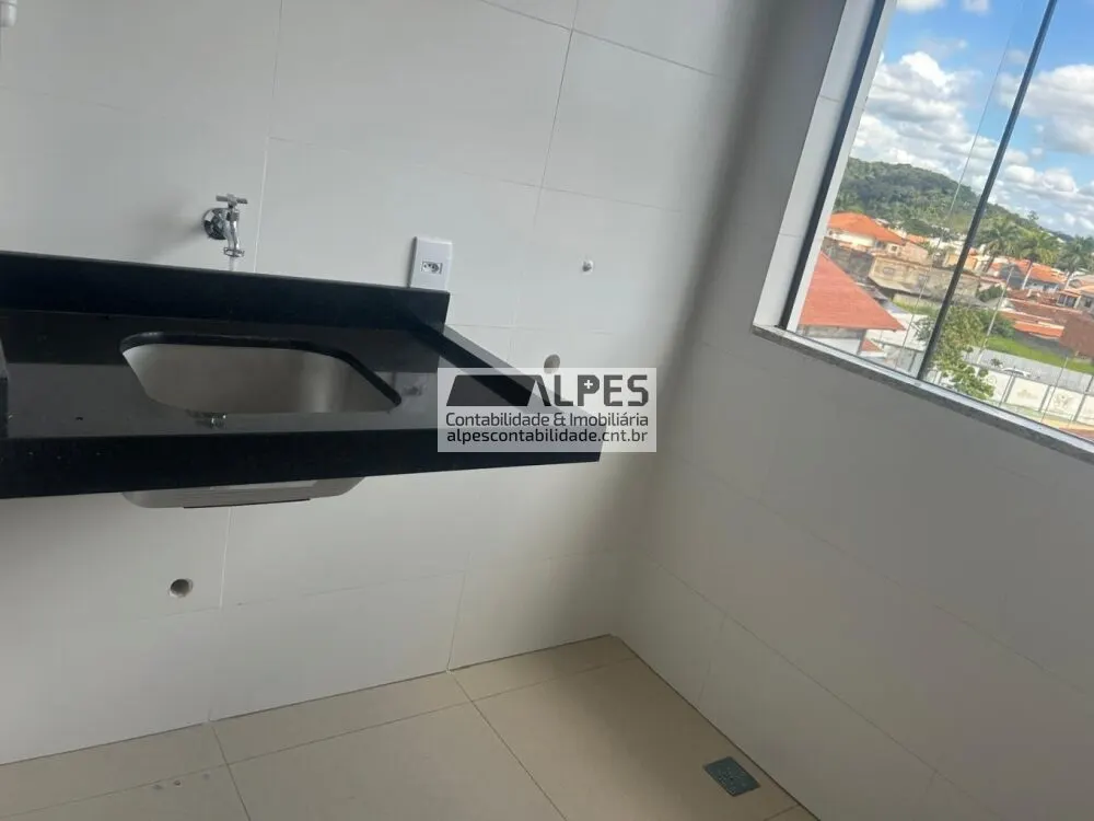 Foto 8 de Apartamento de 2 quartos (1 suíte) com varanda e elevador, Morro Chic