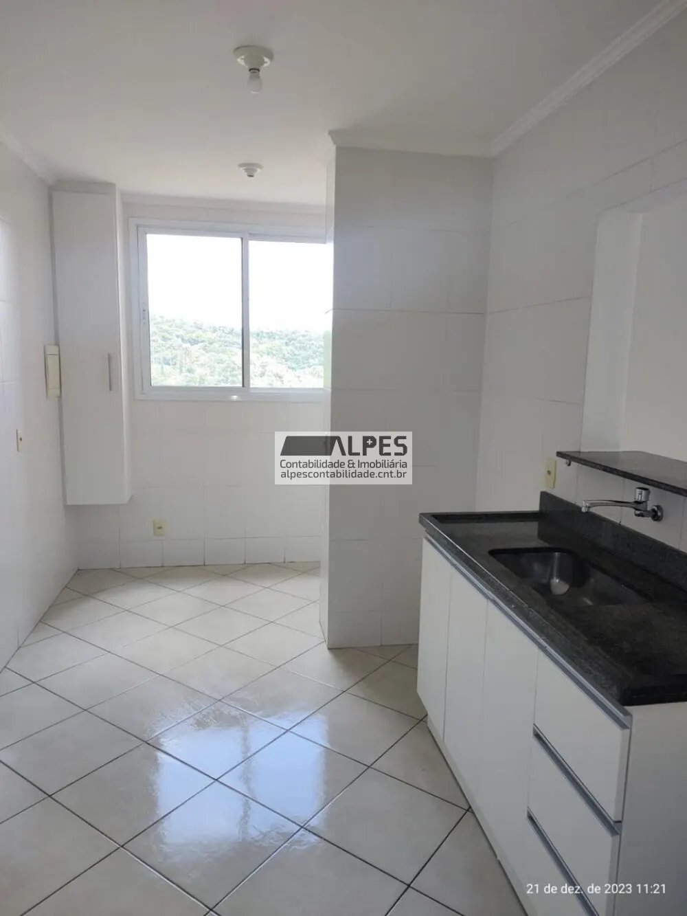 Foto 3 de Apartamento de 2 quartos (1 suíte) com varanda e 2 vagas no Residencial Lucy Cardoso, Avenida