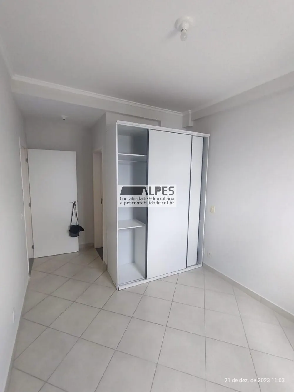 Foto 5 de Apartamento de 2 quartos (1 suíte) com varanda e 2 vagas no Residencial Lucy Cardoso, Avenida