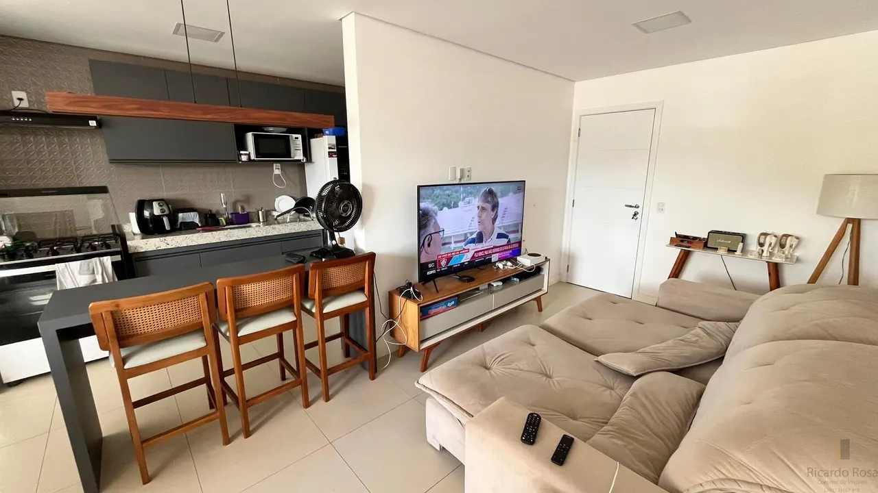 Foto 2 de Apartamento de 2 quartos (1 suíte) com varanda gourmet e vista, Avenida