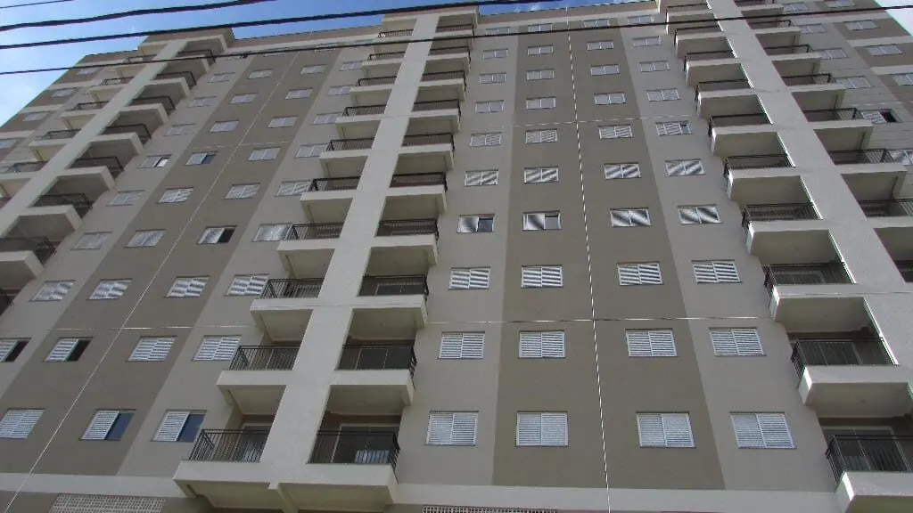 Foto 4 de Apartamento de 2 quartos (1 suíte) com varanda no Residencial Lucy Cardoso, Avenida