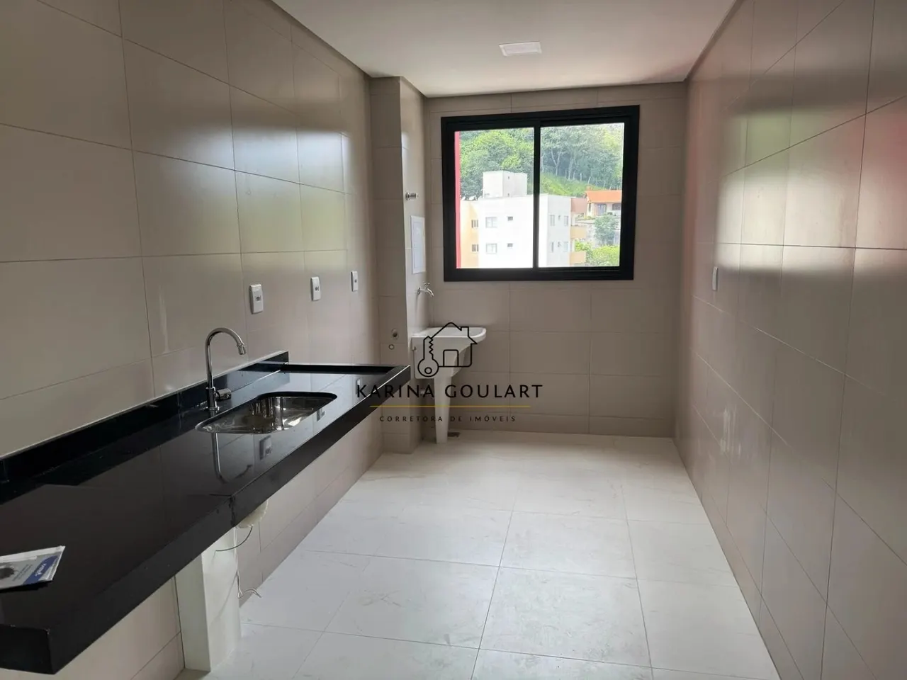 Foto 3 de Apartamento de 2 quartos (1 suíte) com sacada no Residencial Ana Maria Renno, Varginha