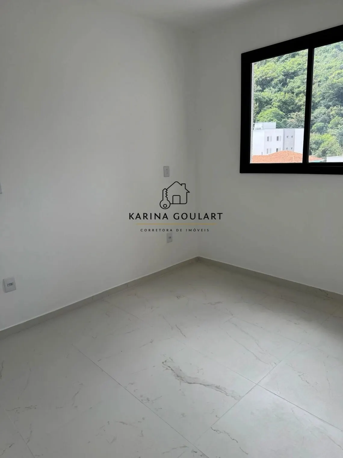 Foto 4 de Apartamento de 2 quartos (1 suíte) com sacada no Residencial Ana Maria Renno, Varginha