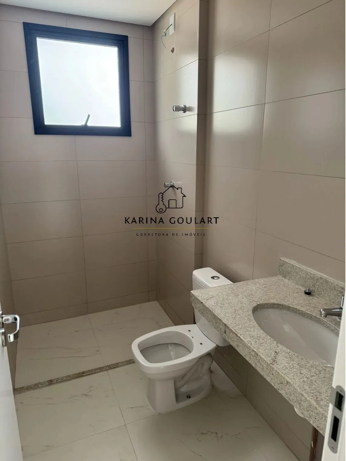 Foto 6 de Apartamento de 2 quartos (1 suíte) com sacada no Residencial Ana Maria Renno, Varginha