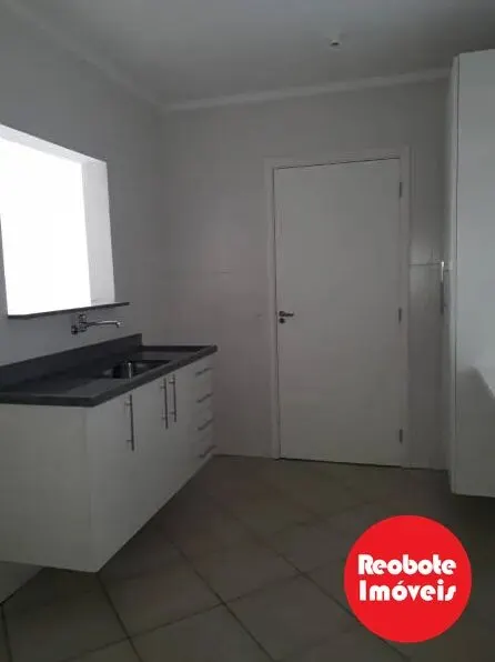 Foto 3 de Apartamento de 2 quartos (1 suíte) com sacada e móveis planejados, Avenida