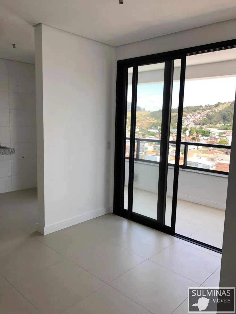 Foto 2 de Apartamento de 2 quartos (1 suíte) com sacada gourmet no Skyvision, Avenida