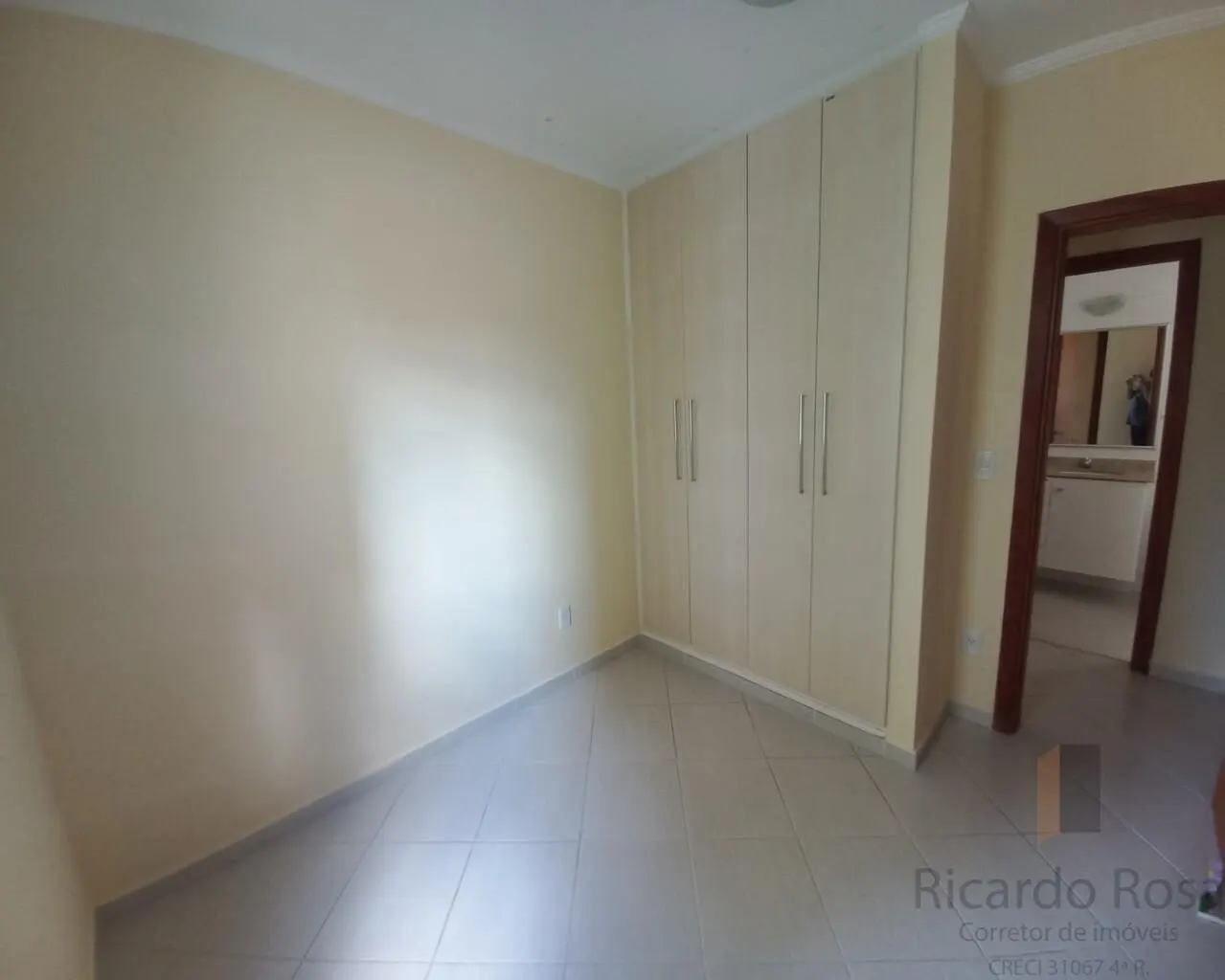 Foto 5 de Apartamento de 2 quartos (1 suíte) com varanda no Residencial Parati, Pinheirinho