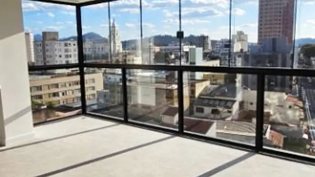 Foto 1 de Apartamento de 2 quartos (1 suíte) com sacada e 2 vagas, Varginha