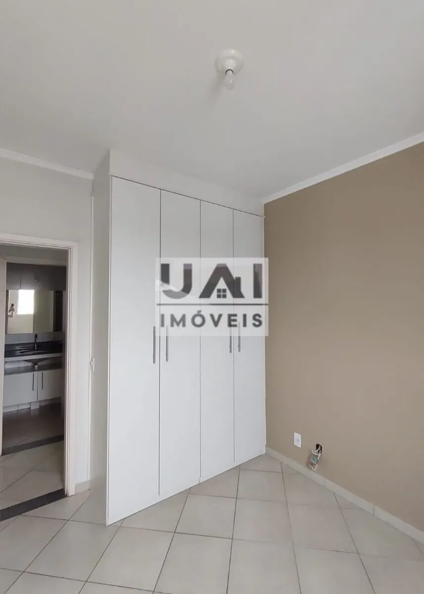 Foto 6 de Apartamento de 2 quartos (1 suíte) com sacada e 2 vagas no Ed. Lucy Cardoso, Avenida