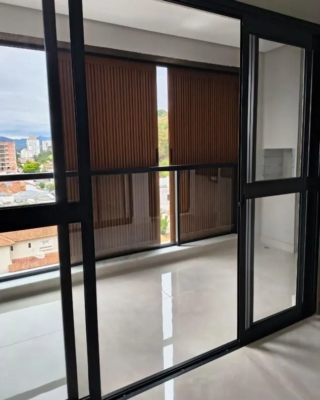Foto 3 de Apartamento de 2 quartos (1 suíte) com varanda gourmet e 2 vagas, Pinheirinho