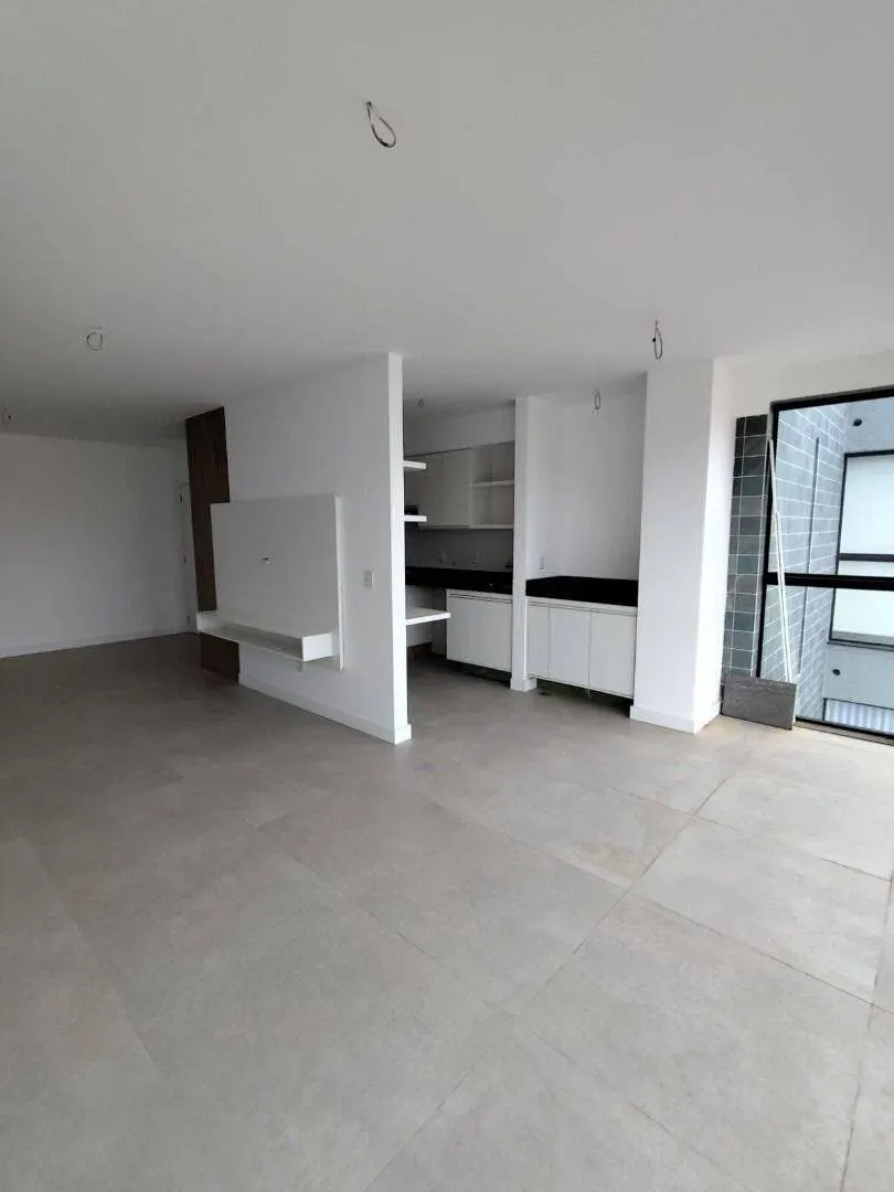 Foto 2 de Apartamento de 2 quartos (1 suíte) com planejados e 2 vagas, Varginha
