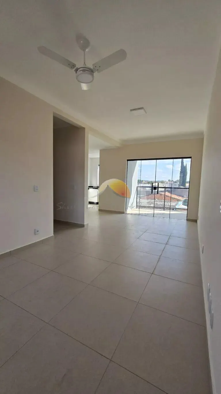 Foto 5 de Apartamento de 2 quartos (1 suíte) com sacada e elevador, Morro Chic