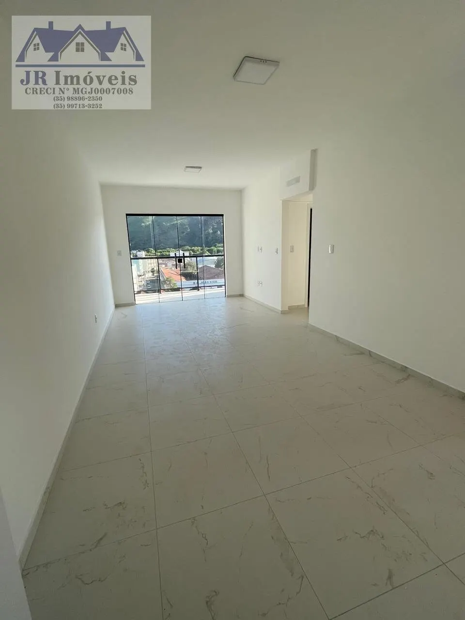 Foto 3 de Apartamento novo de 2 quartos (1 suíte) com varanda e vista, Varginha