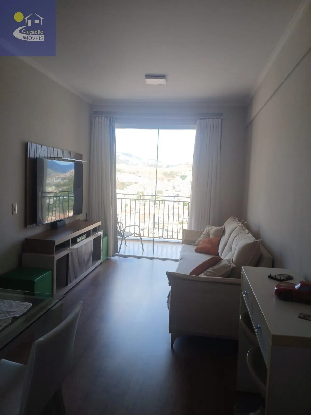 Foto 2 de Apartamento de 2 quartos (1 suíte) com sacada e vista da cidade, Avenida