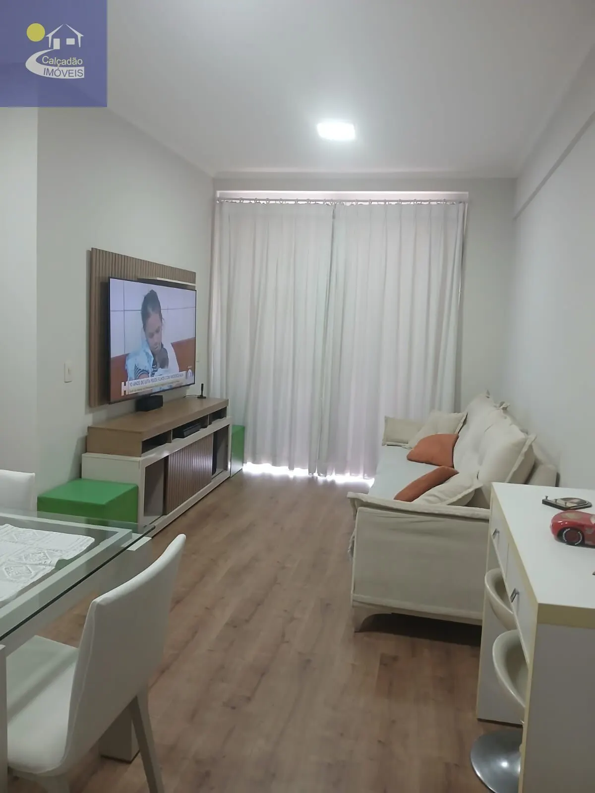 Foto 3 de Apartamento de 2 quartos (1 suíte) com sacada e vista da cidade, Avenida