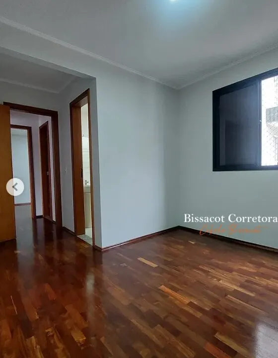 Foto 5 de Apartamento de 2 quartos (1 suíte) com varanda e piso de madeira, Varginha