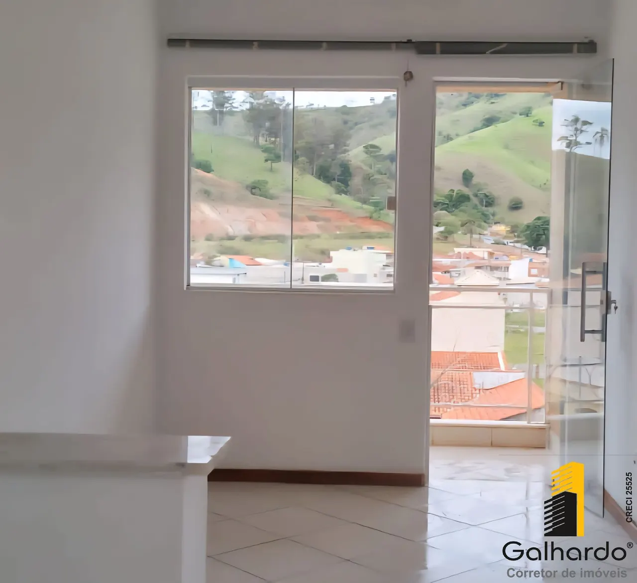 Foto 2 de Apartamento de 2 quartos com sacada e vista para a serra, Anhumas