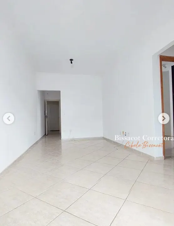 Foto 3 de Apartamento de 2 quartos (1 suíte) com varanda e elevador, Morro Chic
