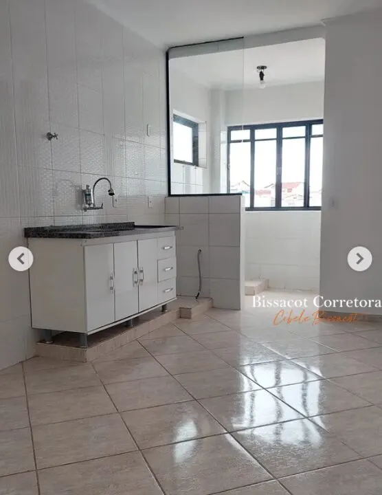 Foto 4 de Apartamento de 2 quartos (1 suíte) com varanda e elevador, Morro Chic