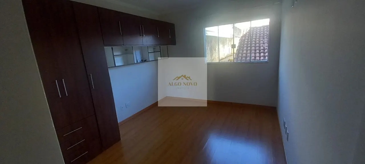 Foto 3 de Apartamento de 2 quartos (1 suíte) com sacada e garagem coberta, Morro Chic