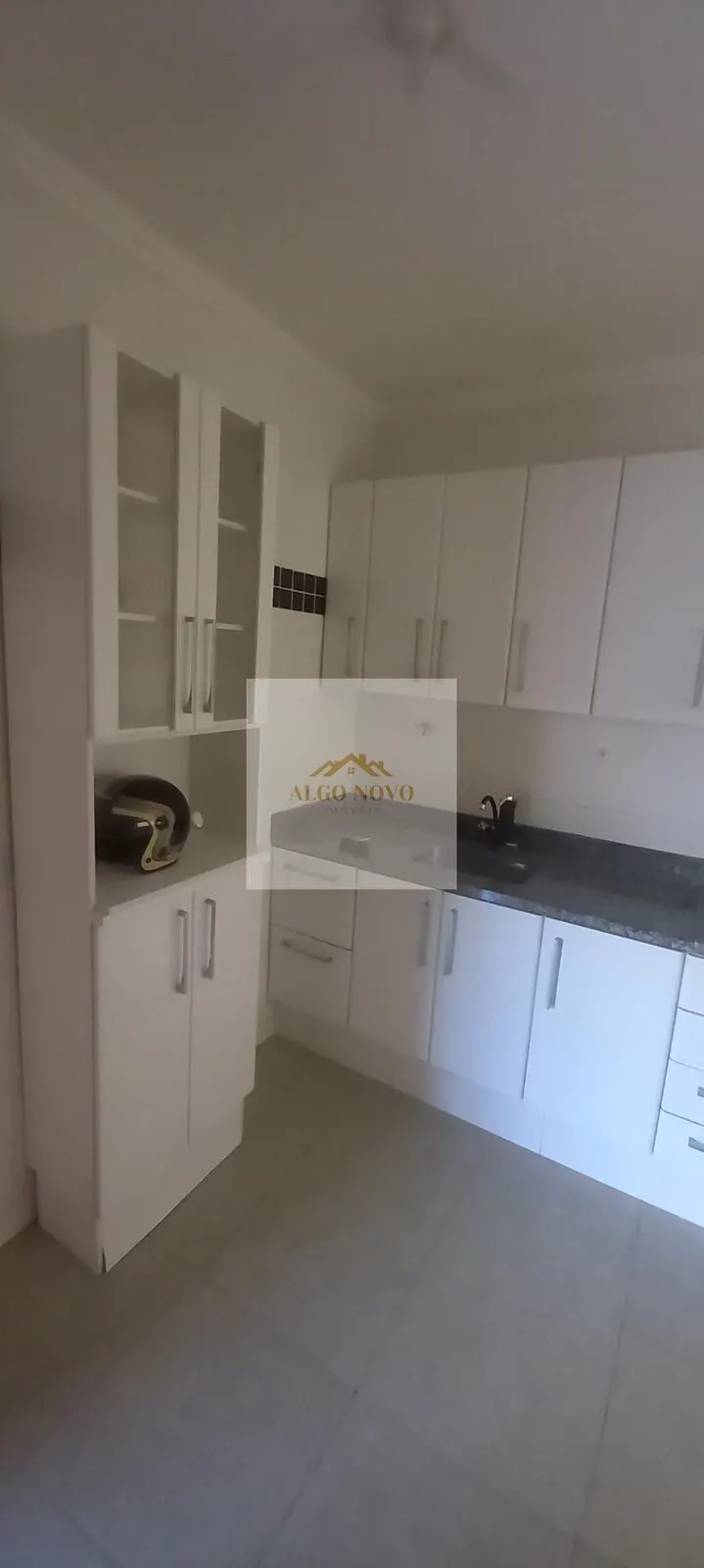 Foto 5 de Apartamento de 2 quartos (1 suíte) com sacada e garagem coberta, Morro Chic