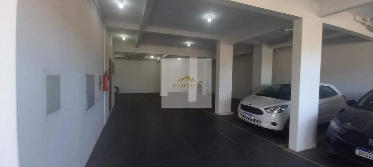 Foto 6 de Apartamento de 2 quartos (1 suíte) com sacada e garagem coberta, Morro Chic
