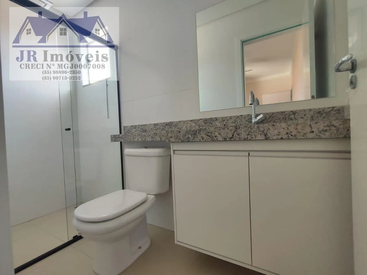 Foto 4 de Apartamento de 2 quartos (1 suíte) com sacada e cozinha planejada, Morro Chic