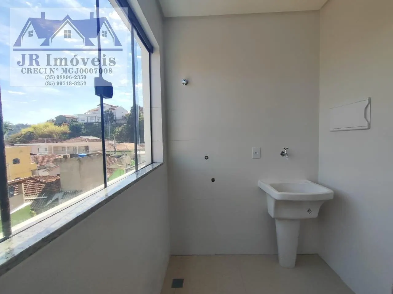 Foto 5 de Apartamento de 2 quartos (1 suíte) com sacada e cozinha planejada, Morro Chic