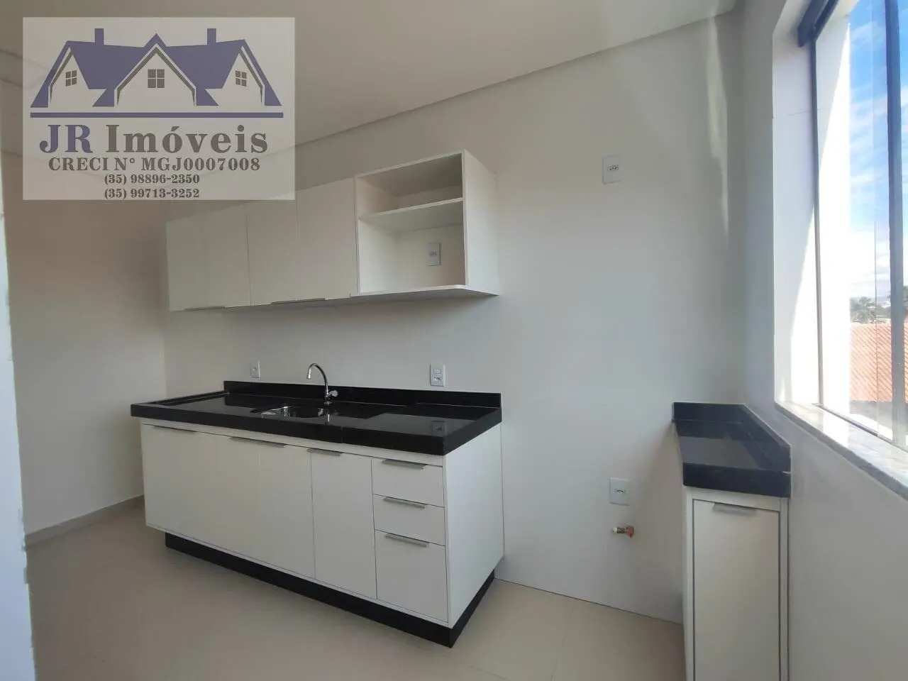 Foto 6 de Apartamento de 2 quartos (1 suíte) com sacada e cozinha planejada, Morro Chic
