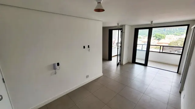 Apartamento de 2 quartos (1 suíte) com varanda gourmet no Skyvision, Centro